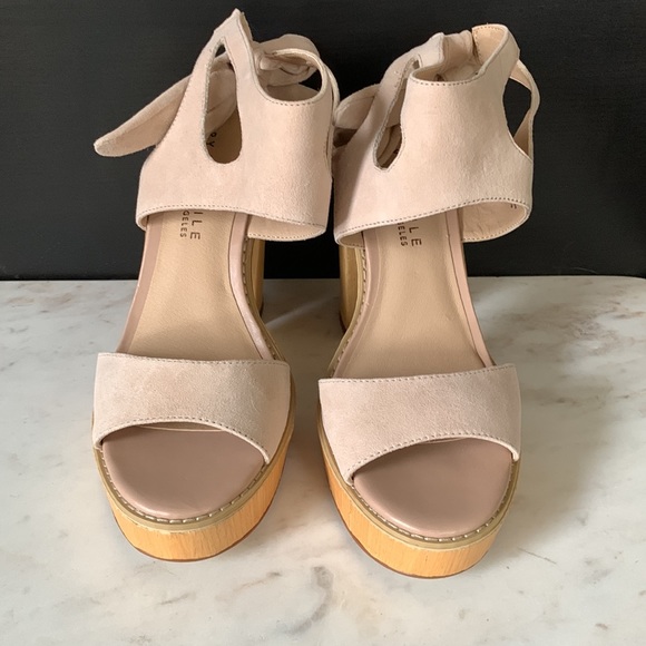 Very Volatile Women’s Ashlee Dress Sandal - Picture 10 of 16